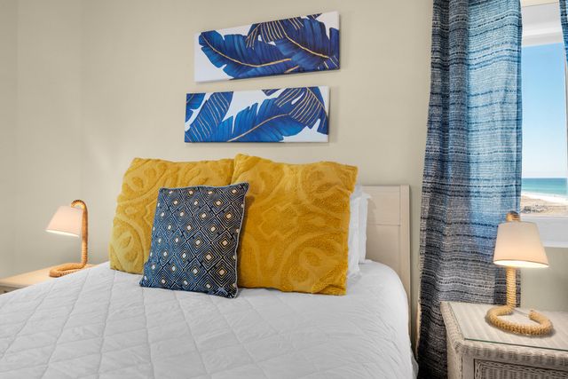 8577 Gulf Boulevard APT 501, Navarre, FL 32566