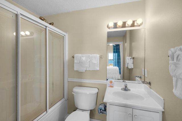 8577 Gulf Boulevard APT 501, Navarre, FL 32566