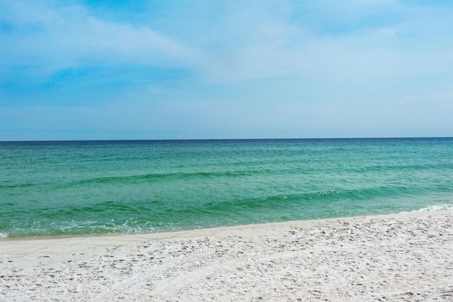 8577 Gulf Boulevard APT 501, Navarre, FL 32566