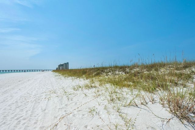 8577 Gulf Boulevard APT 501, Navarre, FL 32566