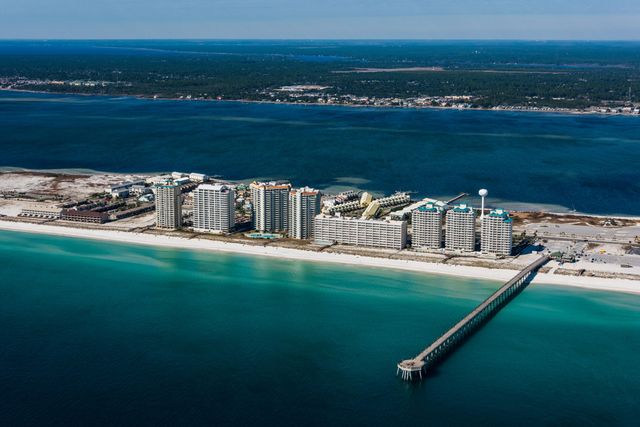 8577 Gulf Boulevard APT 501, Navarre, FL 32566