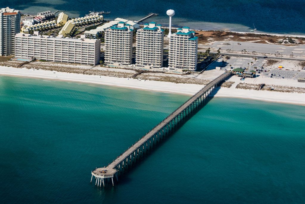 8577 Gulf Boulevard APT 501, Navarre, FL 32566