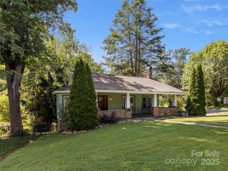 169 Love Lane, Waynesville, NC 28786