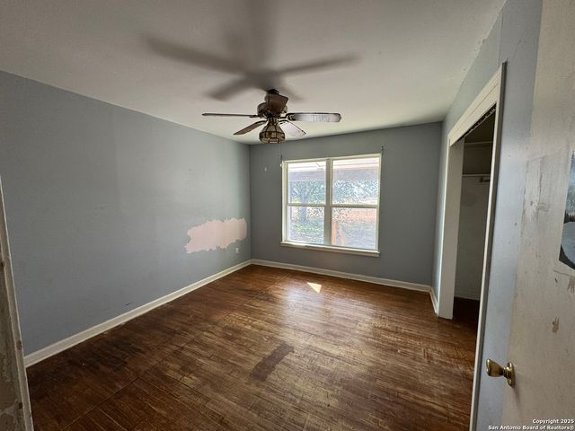 100 County Road 128, Floresville, TX 78114