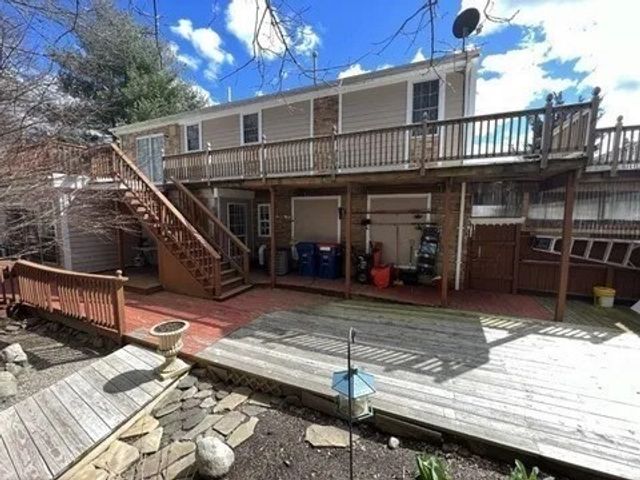 769 New Plainville Rd, New Bedford, MA 02745
