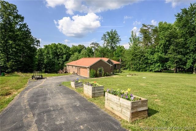 3221 Cummins Road, Borden, IN 47106