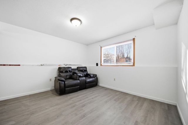 941 104th Avenue NW, Coon Rapids, MN 55433