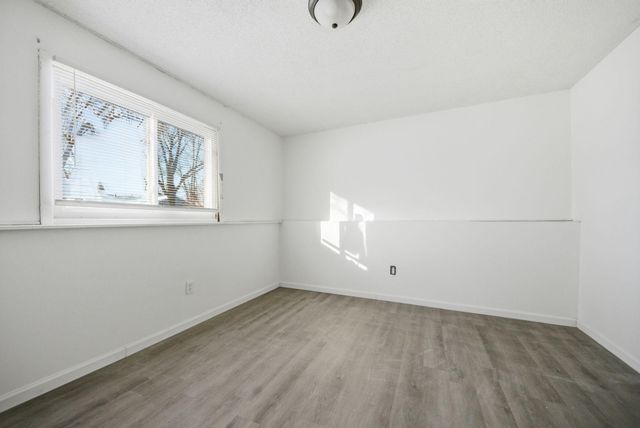 941 104th Avenue NW, Coon Rapids, MN 55433