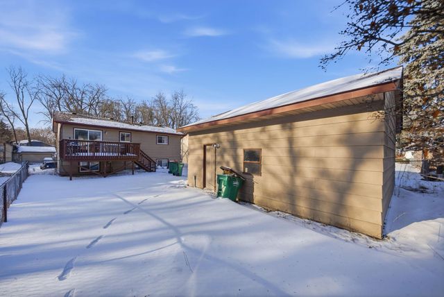 941 104th Avenue NW, Coon Rapids, MN 55433