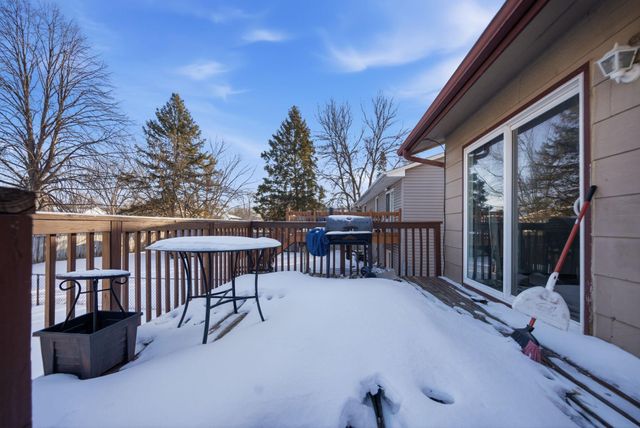 941 104th Avenue NW, Coon Rapids, MN 55433