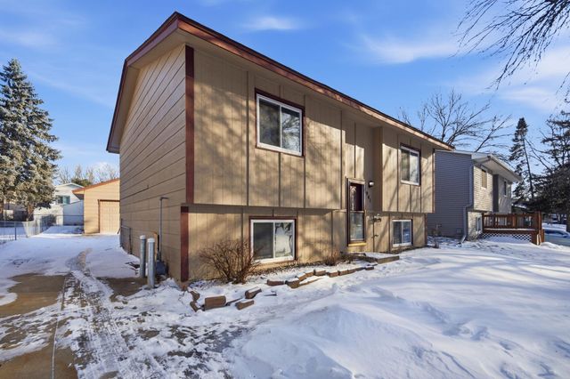 941 104th Avenue NW, Coon Rapids, MN 55433