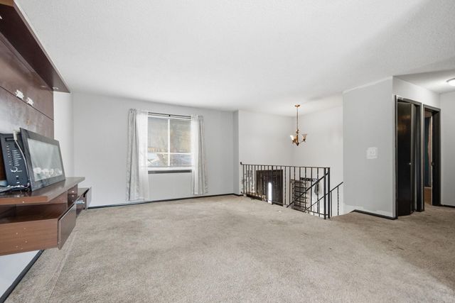 941 104th Avenue NW, Coon Rapids, MN 55433