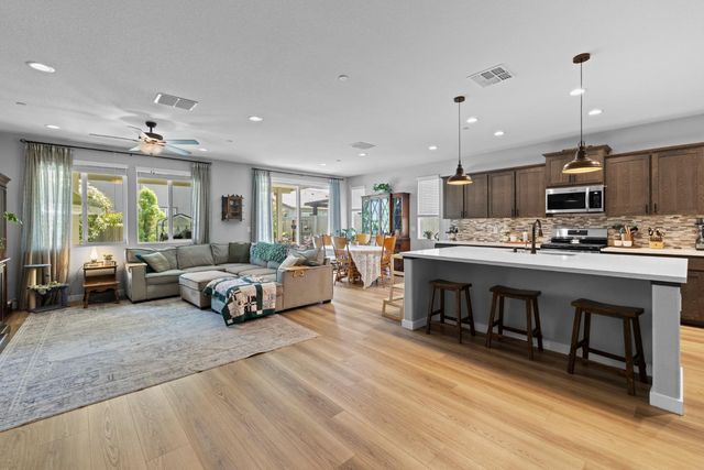 1732 Stinson Way, Plumas Lake, CA 95961