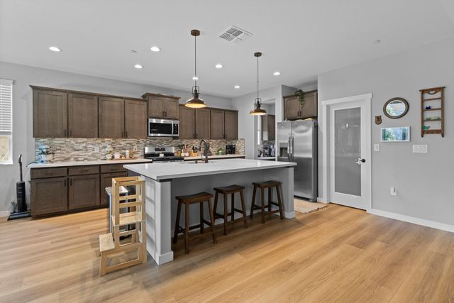 1732 Stinson Way, Plumas Lake, CA 95961