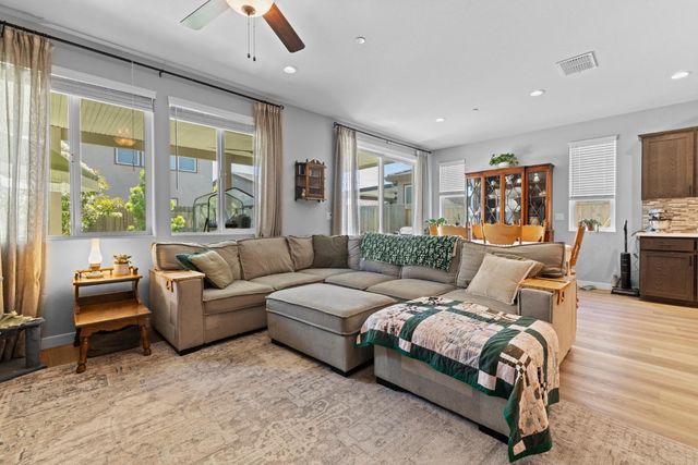 1732 Stinson Way, Plumas Lake, CA 95961