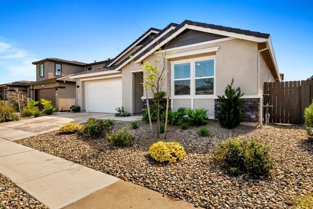 1732 Stinson Way, Plumas Lake, CA 95961