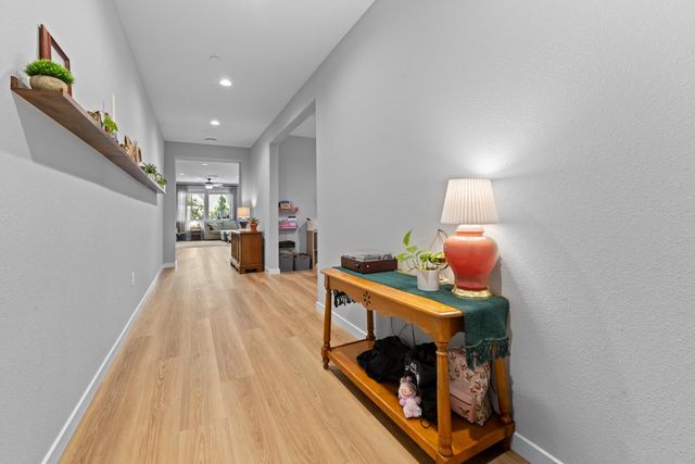 1732 Stinson Way, Plumas Lake, CA 95961