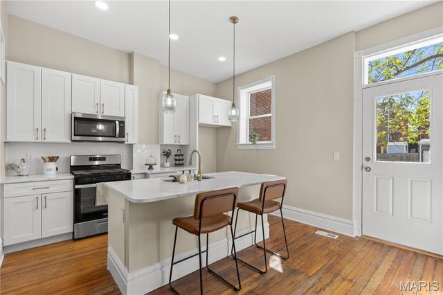 3431 Indiana Avenue, St Louis, MO 63118