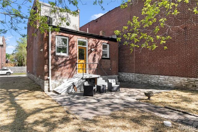 3431 Indiana Avenue, St Louis, MO 63118