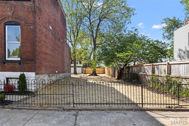 3431 Indiana Avenue, St Louis, MO 63118