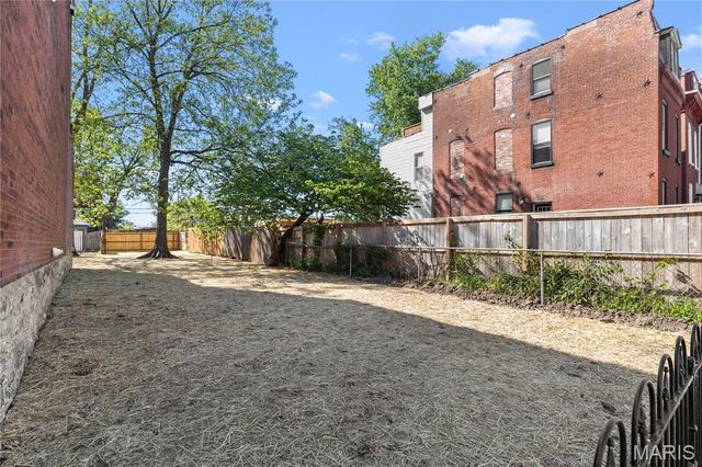 3431 Indiana Avenue, St Louis, MO 63118