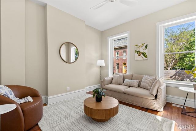 3431 Indiana Avenue, St Louis, MO 63118