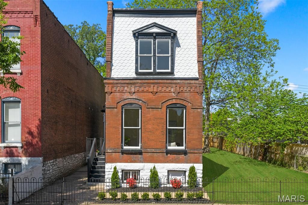 3431 Indiana Avenue, St Louis, MO 63118