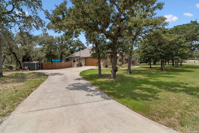 224 Champions Blvd, La Vernia, TX 78121