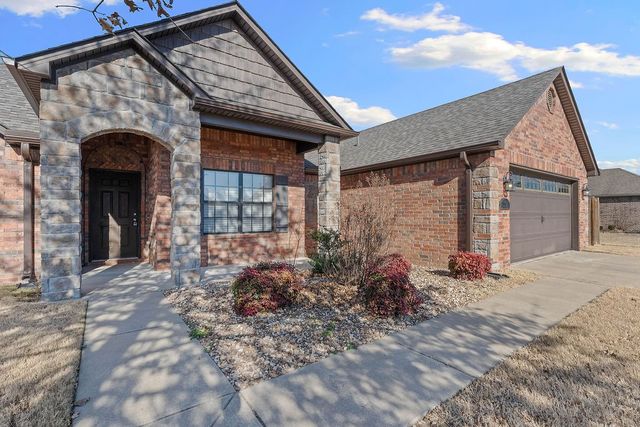 212 Sussex Avenue, Lowell, AR 72745