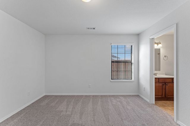 212 Sussex Avenue, Lowell, AR 72745