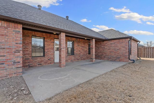 212 Sussex Avenue, Lowell, AR 72745