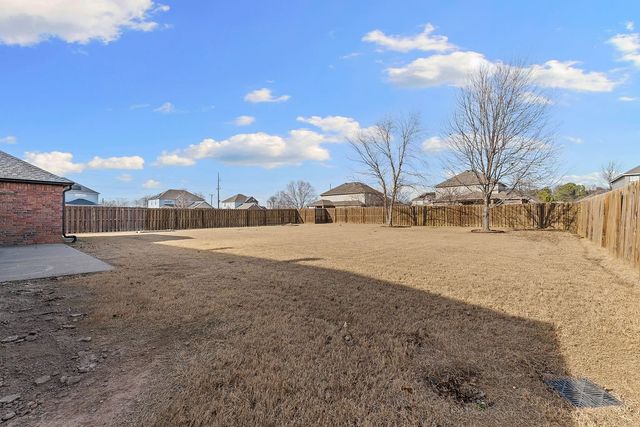 212 Sussex Avenue, Lowell, AR 72745