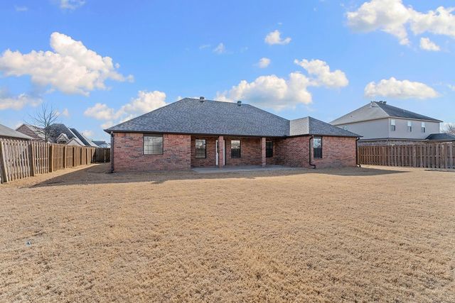 212 Sussex Avenue, Lowell, AR 72745