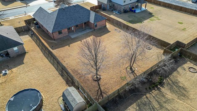 212 Sussex Avenue, Lowell, AR 72745