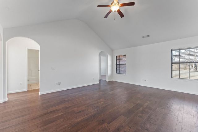 212 Sussex Avenue, Lowell, AR 72745