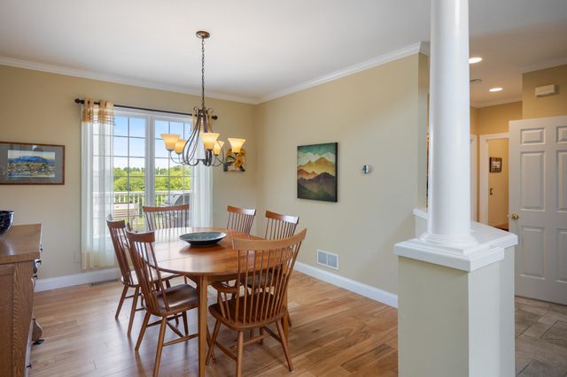 803 Nowland Farm Road, South Burlington, VT 05403