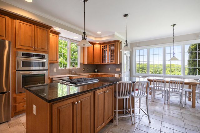 803 Nowland Farm Road, South Burlington, VT 05403