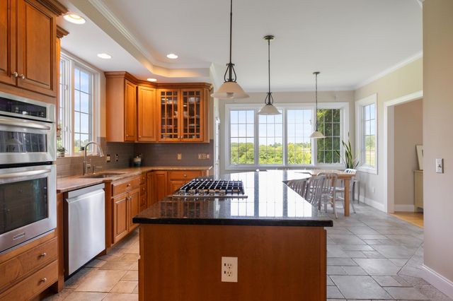 803 Nowland Farm Road, South Burlington, VT 05403