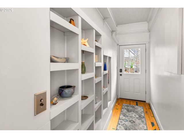 3632 Se BELMONT St, Portland, OR 97214