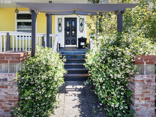 3632 Se BELMONT St, Portland, OR 97214