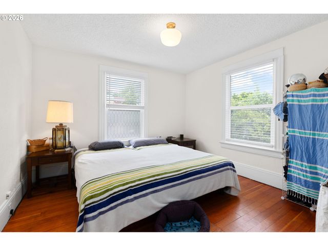 3632 Se BELMONT St, Portland, OR 97214