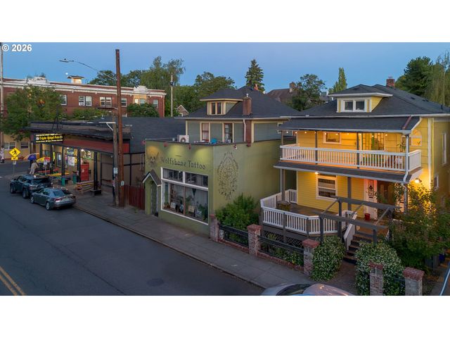 3632 Se BELMONT St, Portland, OR 97214