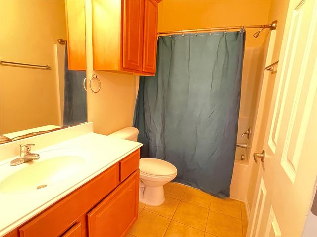 305 Holleman Drive E 202, College Station, TX 77840