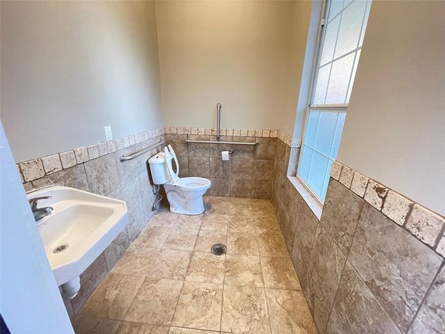 305 Holleman Drive E 202, College Station, TX 77840