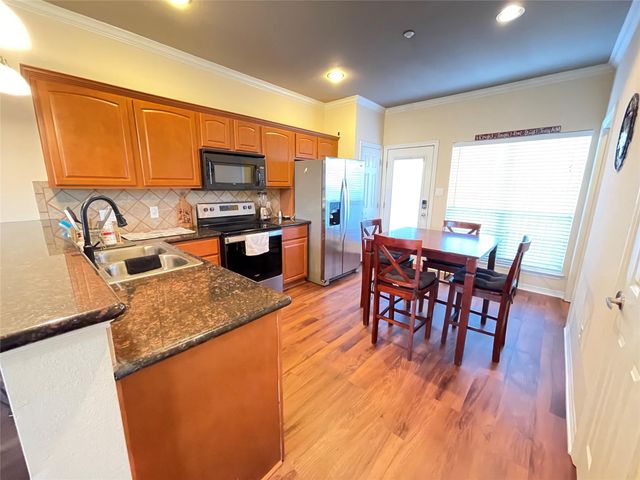 305 Holleman Drive E 202, College Station, TX 77840