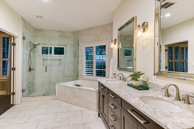 43 LOST MEADOW TRL, The Hills, TX 78738