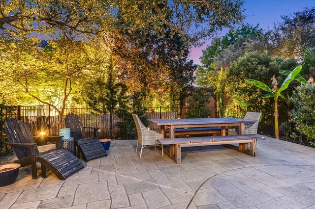 43 LOST MEADOW TRL, The Hills, TX 78738