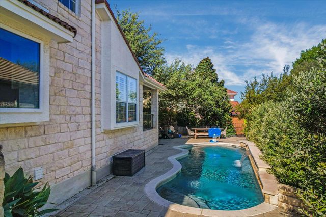 43 LOST MEADOW TRL, The Hills, TX 78738