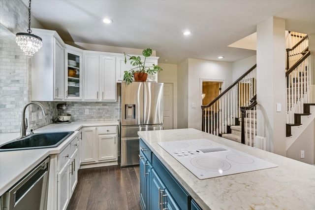 43 LOST MEADOW TRL, The Hills, TX 78738