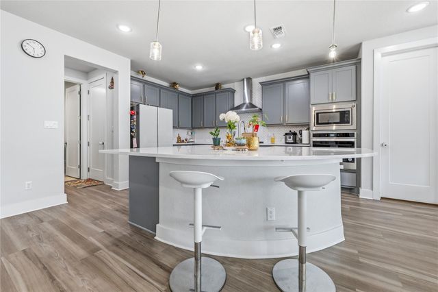 105 AUTUMN OAK WAY E, Georgetown, TX 78628